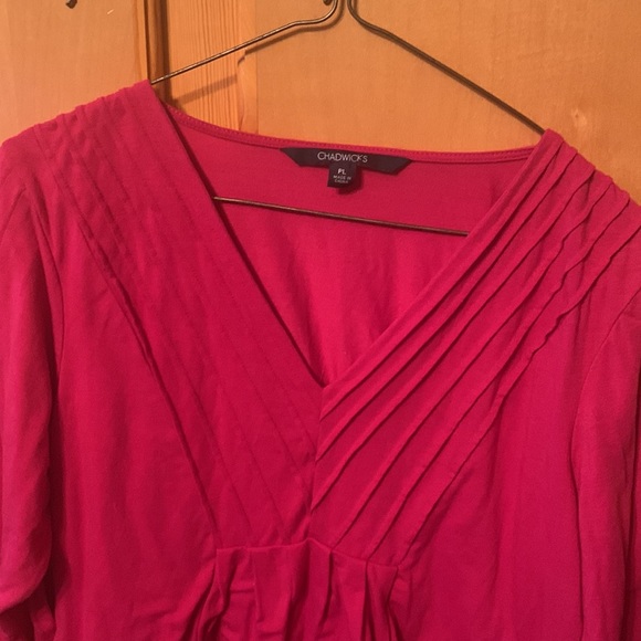 Chadwick’s Petites v-neck long sleeve top size PL - Picture 2 of 7
